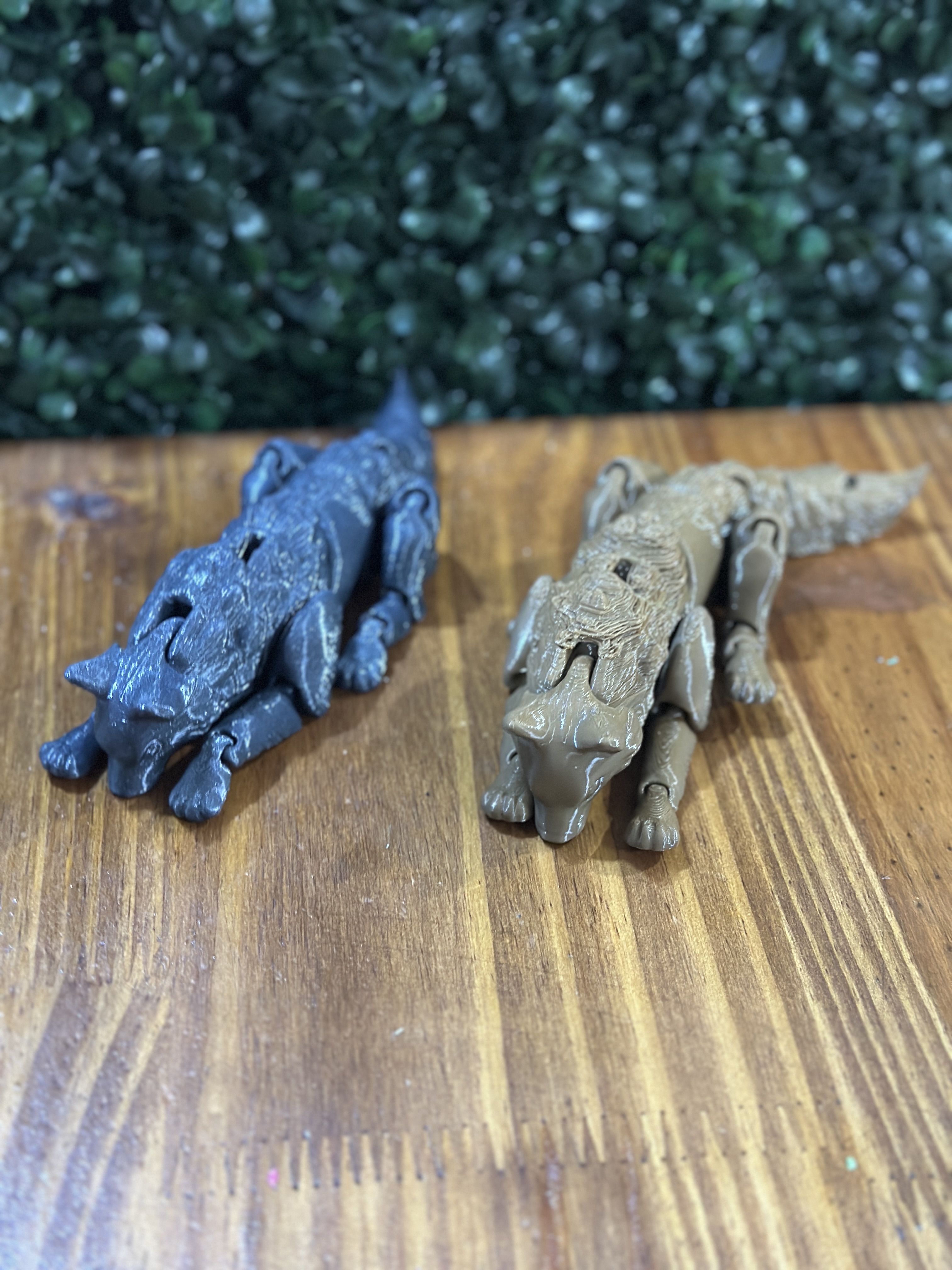 Figura Coleccionable Lobo Huargo Flexi Articulado 3D 🐺🌲✨