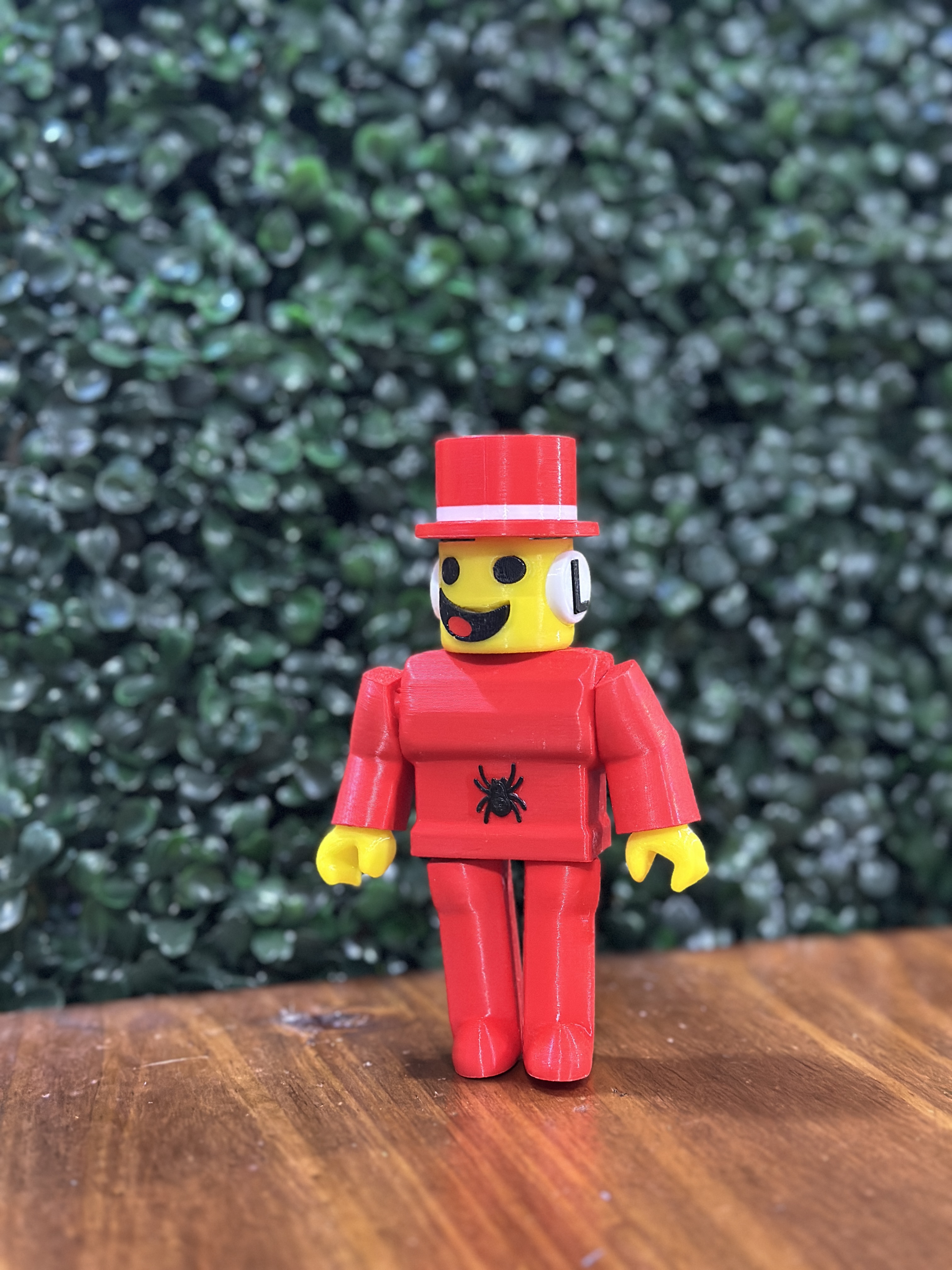 Figura Mini Roblox Noob Spider-Man / Sombrero Rojo Flexi 3D 🎩🕷️✨