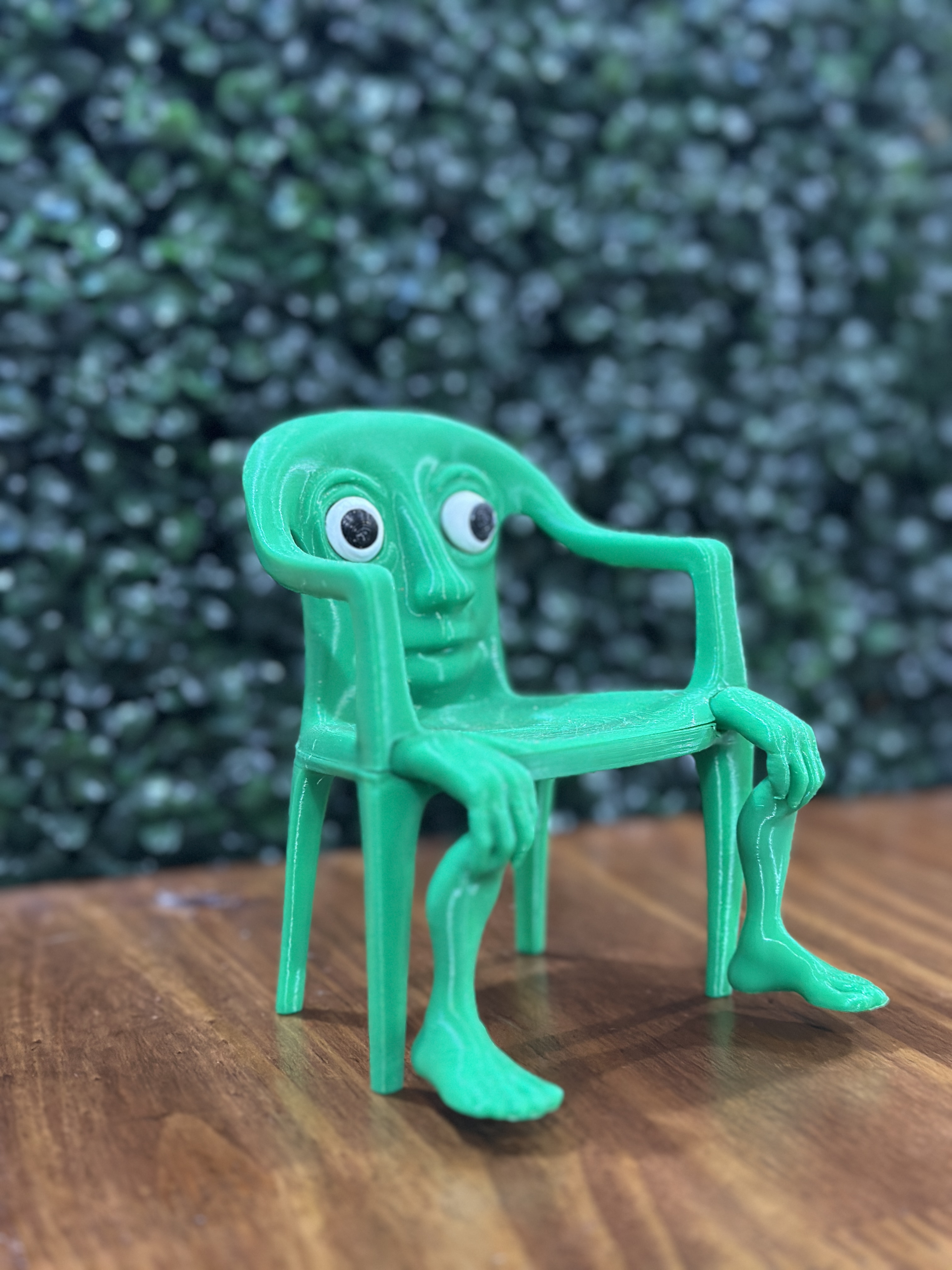 Mini Brainrot / Silla Monobloc Humanoide Meme 3D 🪑🤪✨