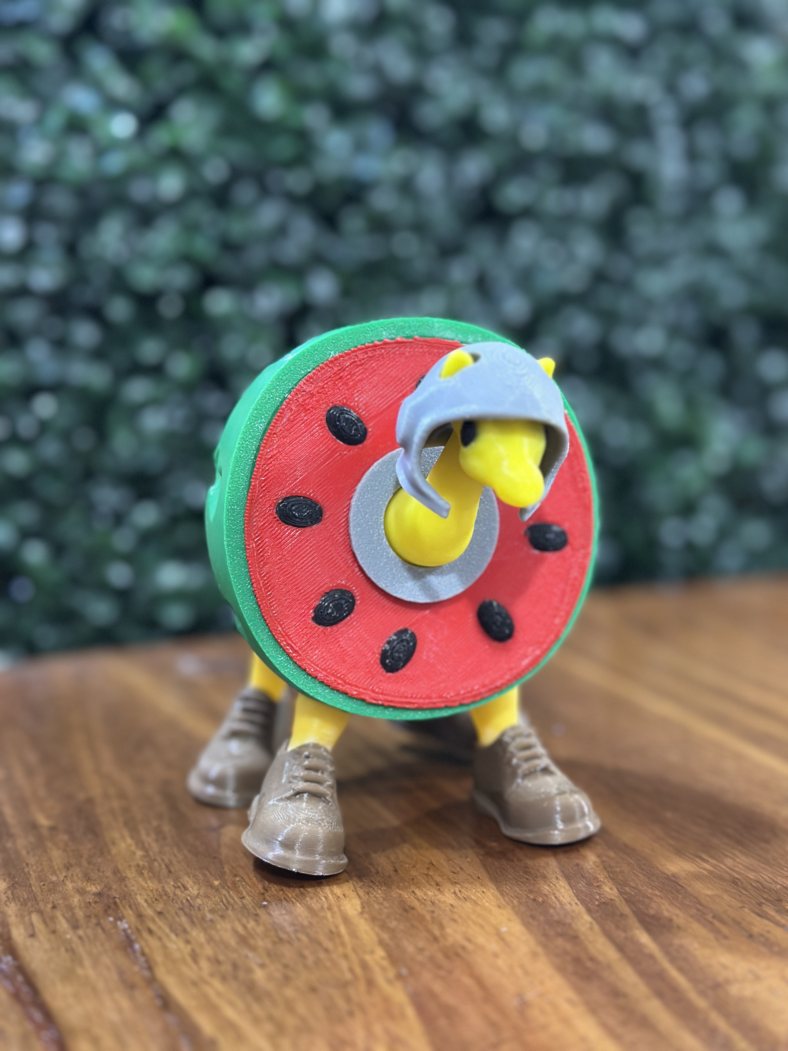 Figura Jirafa Sandía con Zapatos y Casco / Melancolía Brainrot Meme 3D 🦒🍉🪖✨